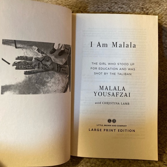 Book (Paperback): I Am Malala by Malala Yousafzai - Picture 5 of 8